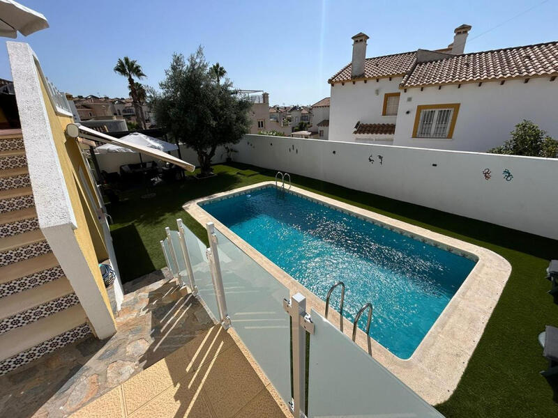 3 Cuarto Villa en venta
