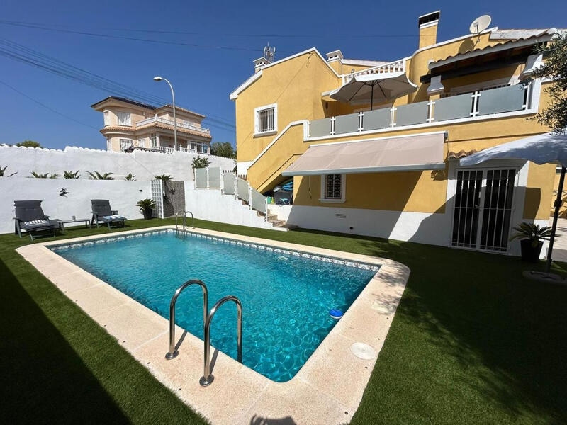 3 Cuarto Villa en venta