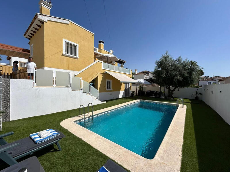3 Cuarto Villa en venta