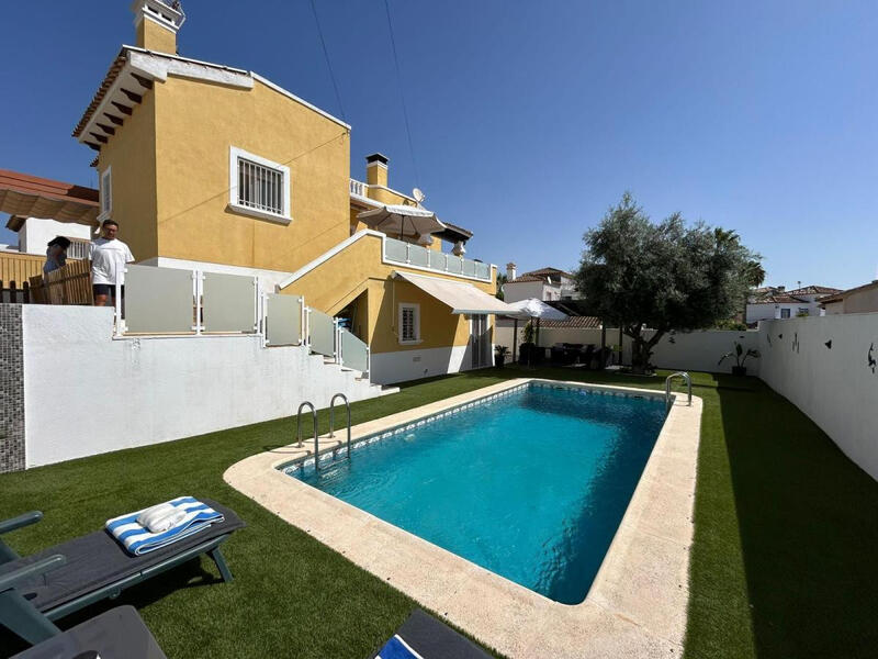 3 Cuarto Villa en venta
