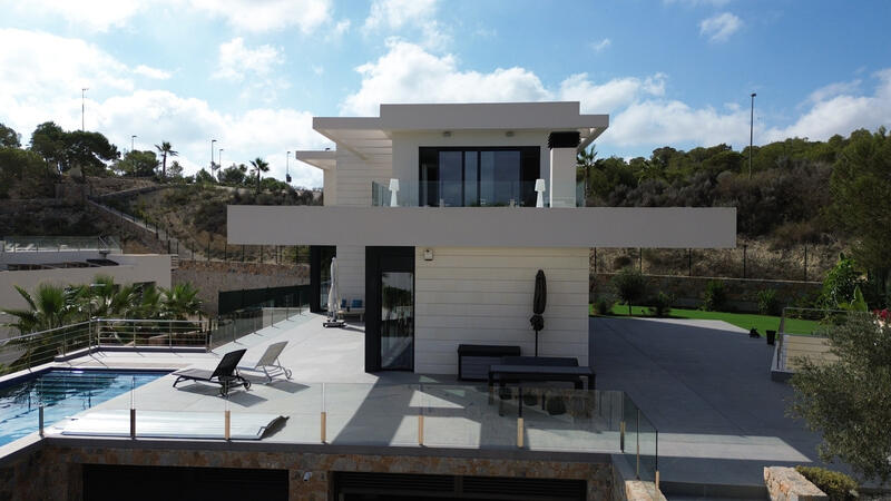 Villa till salu i Las Colinas Golf, Alicante