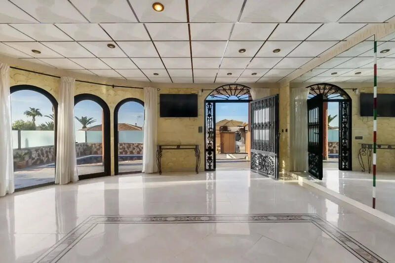 4 bedroom Villa for sale