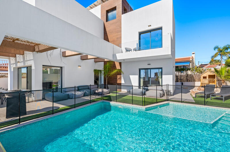 4 bedroom Villa for sale