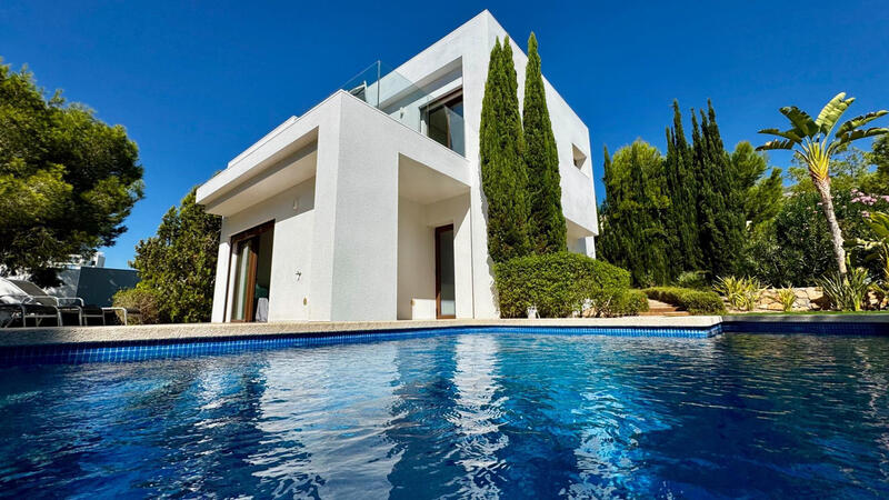 Villa for sale in Las Colinas Golf, Alicante
