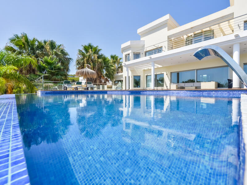 6 Cuarto Villa en venta