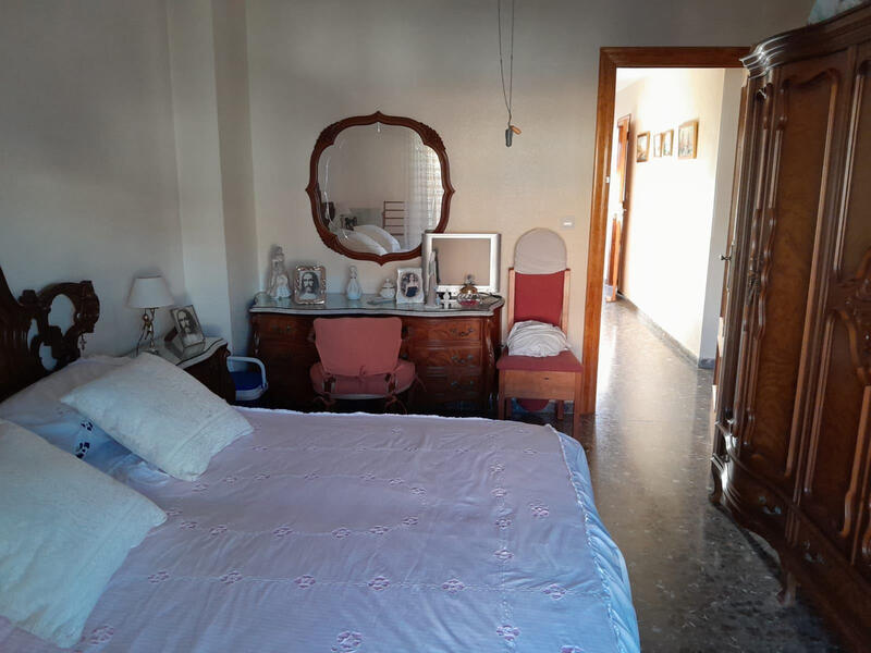 4 bedroom Apartment for sale