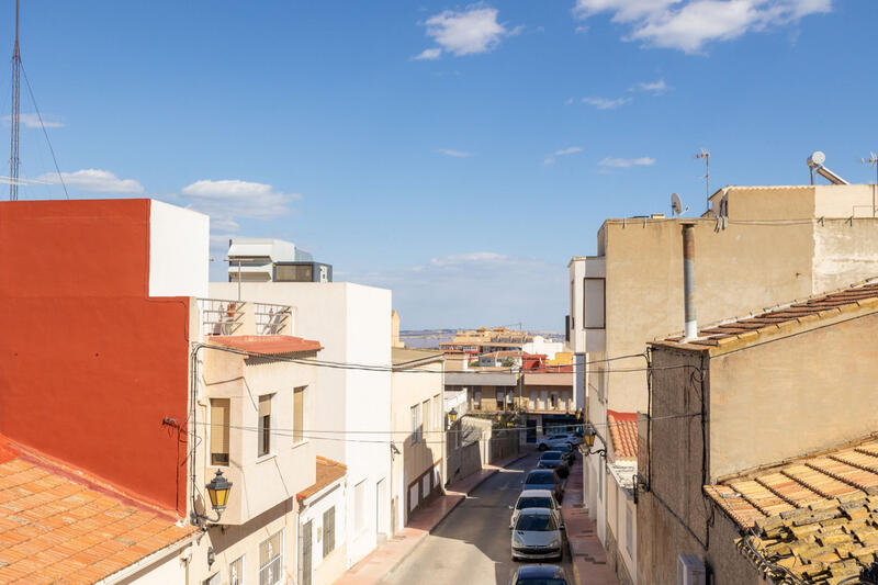 городская тюрьма продается в San Miguel de Salinas, Alicante