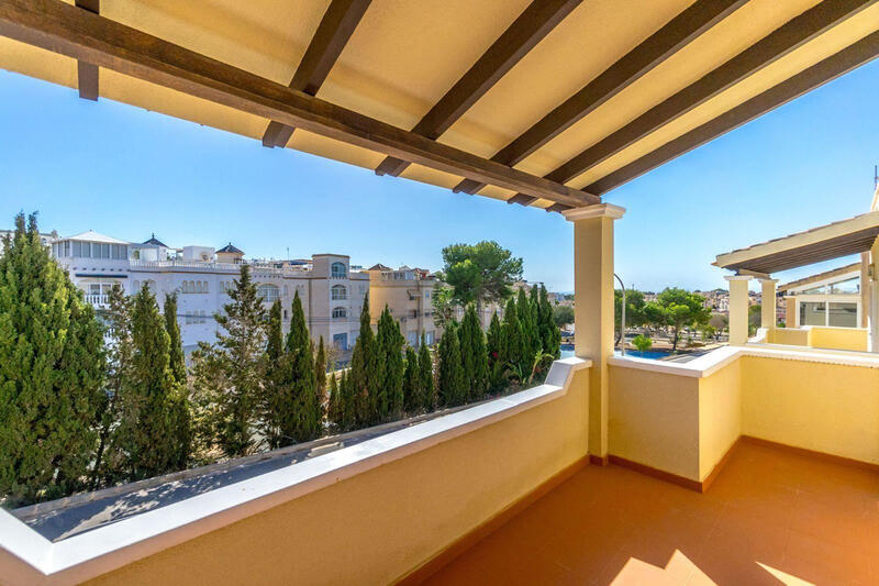 Villa til salgs i Villamartin, Alicante
