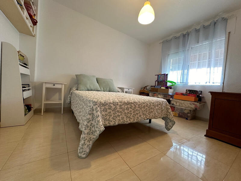 4 Schlafzimmer Stadthaus zu verkaufen