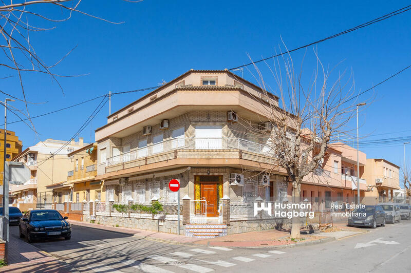 Townhouse for sale in Los Alcazares, Murcia
