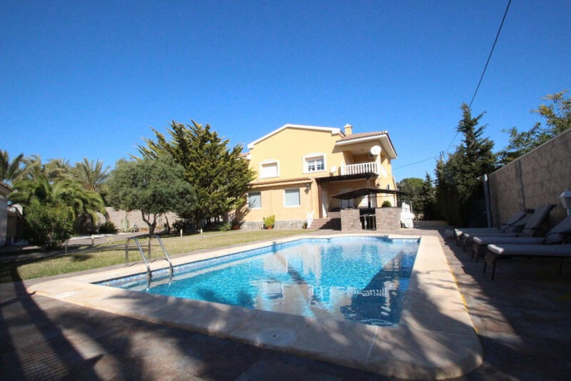 Villa for sale in Cabo Roig, Alicante
