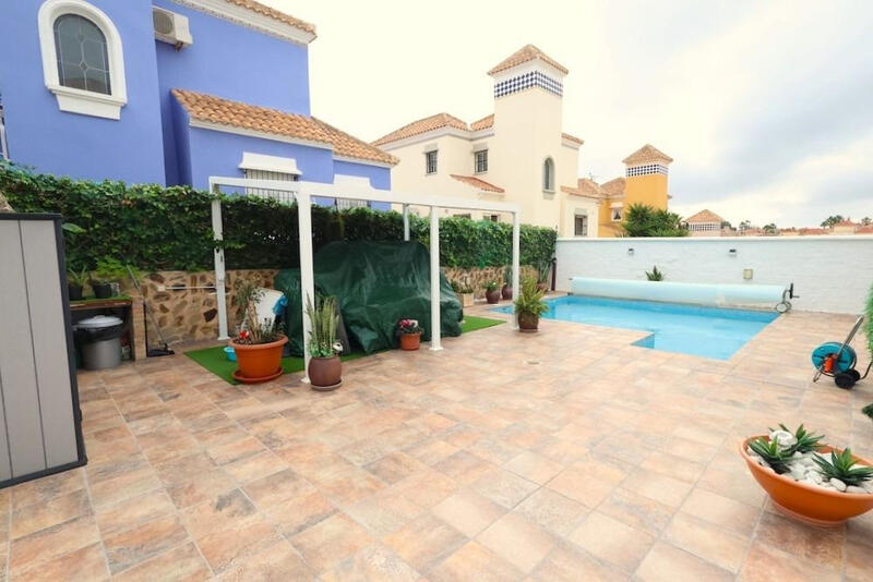 4 slaapkamer Villa Te koop