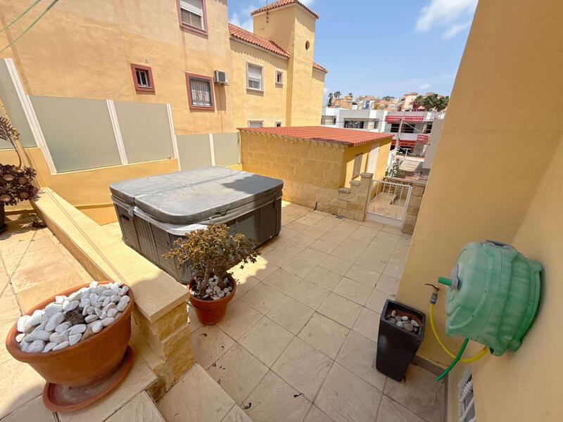 4 bedroom Apartment for sale