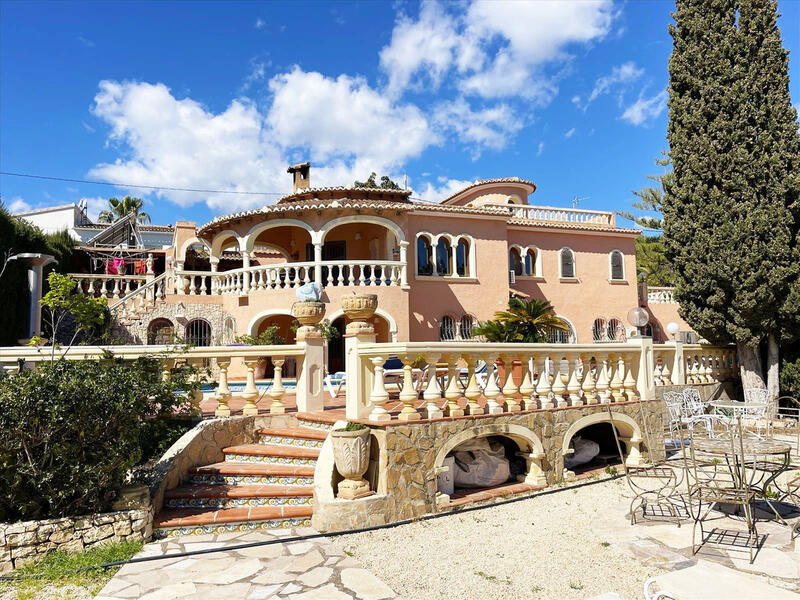 8 Cuarto Villa en venta