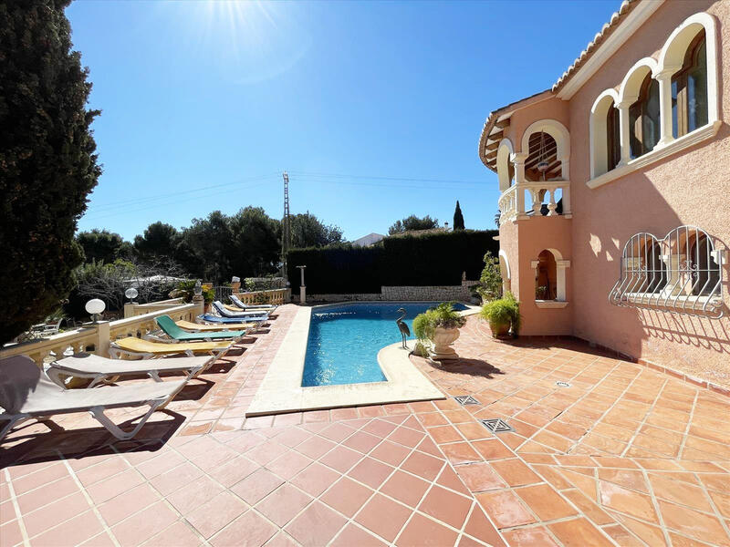 8 Cuarto Villa en venta