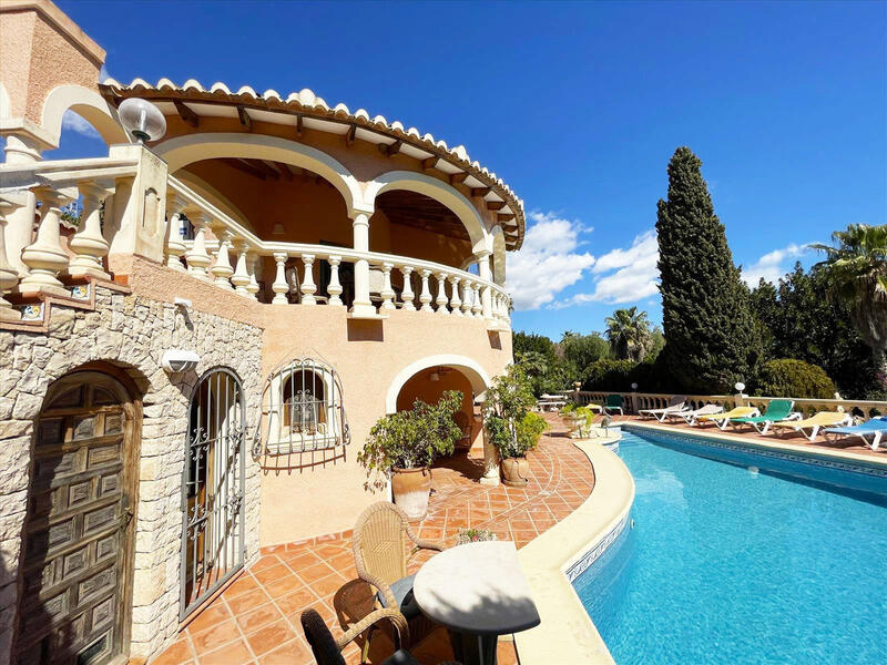 8 Cuarto Villa en venta