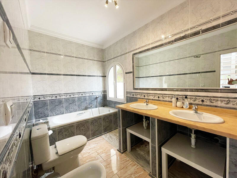 4 chambre Villa à vendre