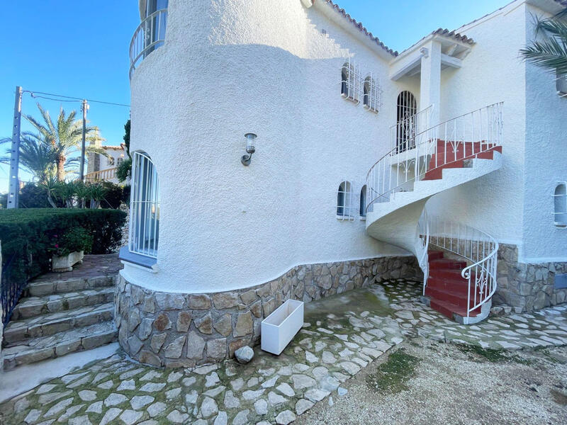 4 bedroom Villa for sale