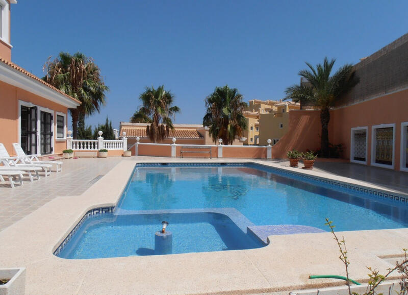 5 Cuarto Villa en venta