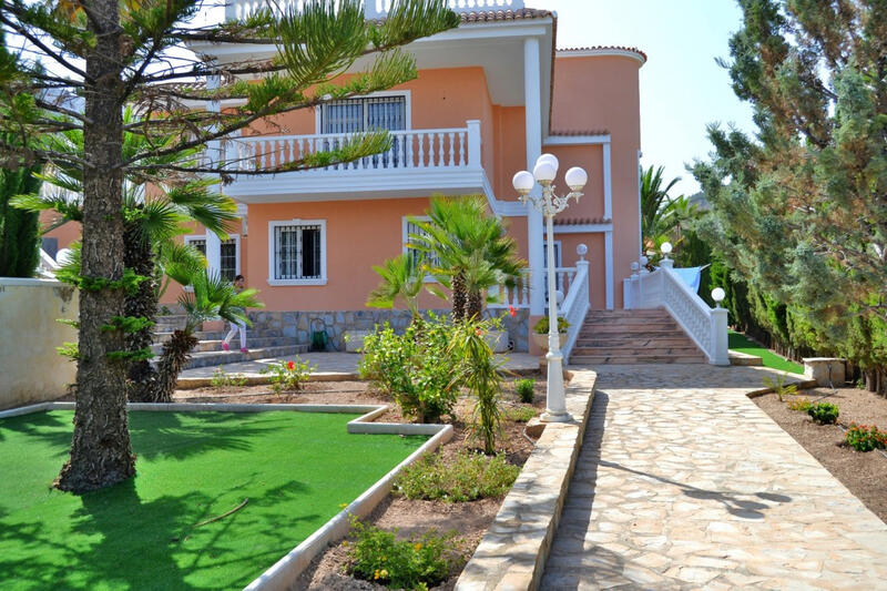5 Cuarto Villa en venta