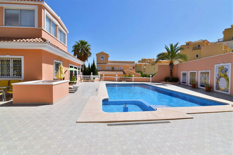 5 Cuarto Villa en venta