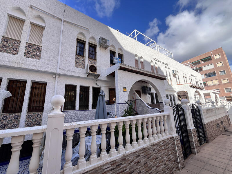 Maison de Ville à vendre dans Torrevieja, Alicante