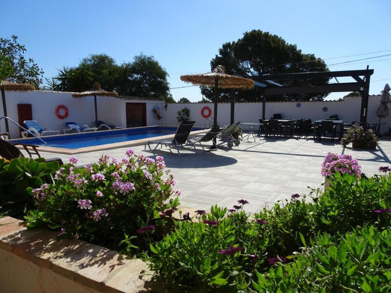 9 bedroom Villa for sale