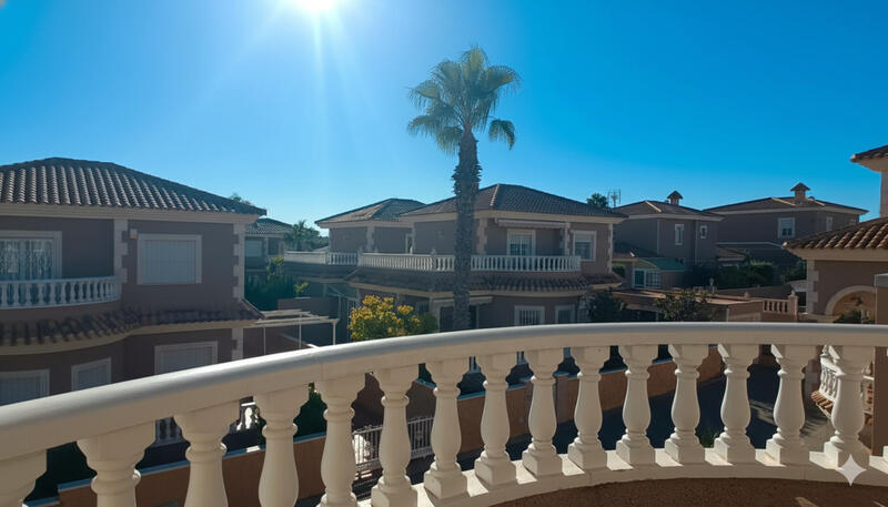 4 slaapkamer Villa Te koop