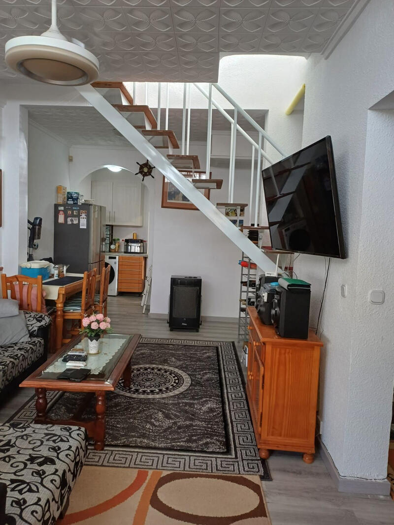 2 slaapkamer Gezinswoning Te koop