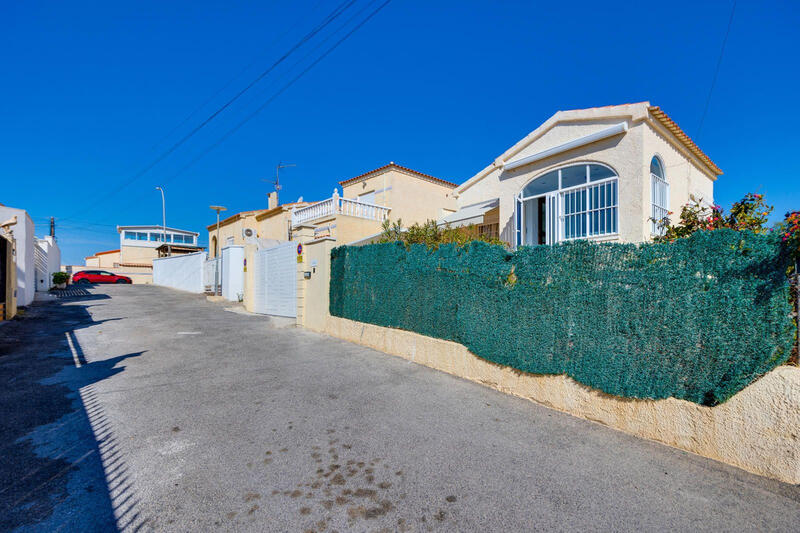 2 Cuarto Villa en venta