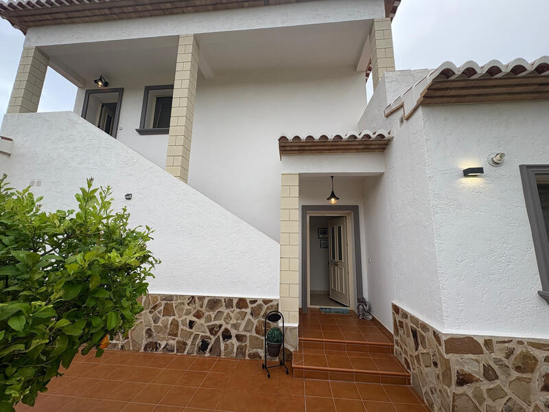 4 Cuarto Villa en venta