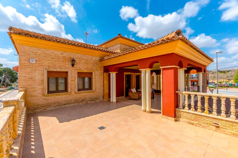 Villa à vendre dans Orihuela, Alicante