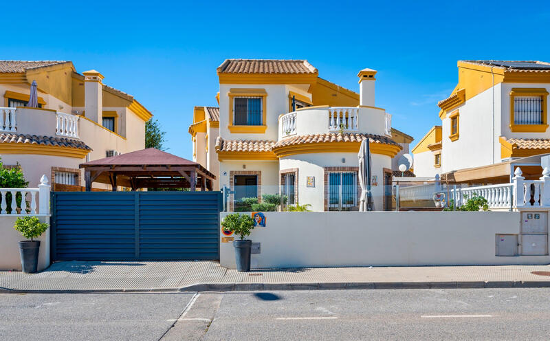 Villa à vendre dans Guardamar del Segura, Alicante