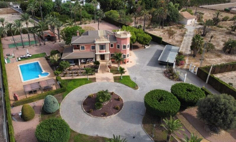 6 Cuarto Villa en venta