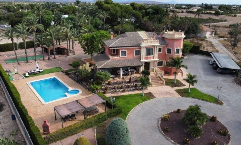 6 Cuarto Villa en venta