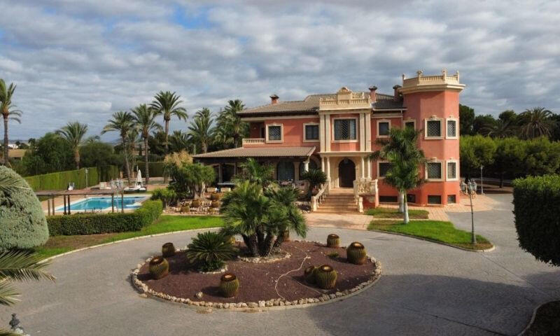 6 Cuarto Villa en venta