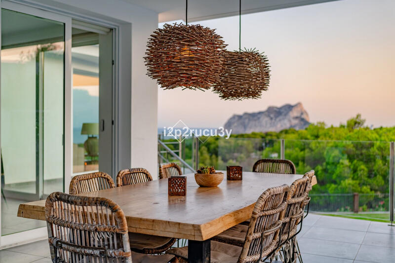 5 bedroom Villa for sale