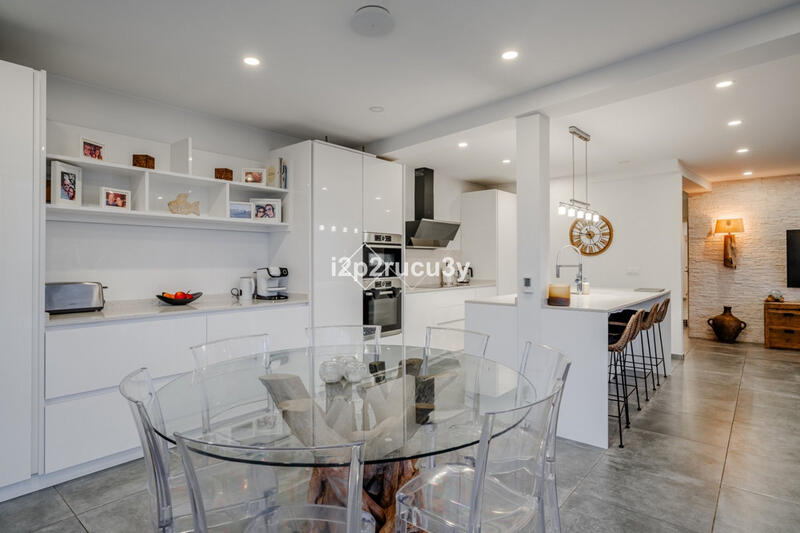 5 bedroom Villa for sale