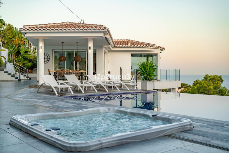 5 bedroom Villa for sale