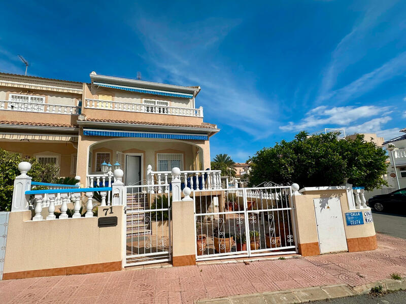 Rekkehus til salgs i Ciudad Quesada, Alicante