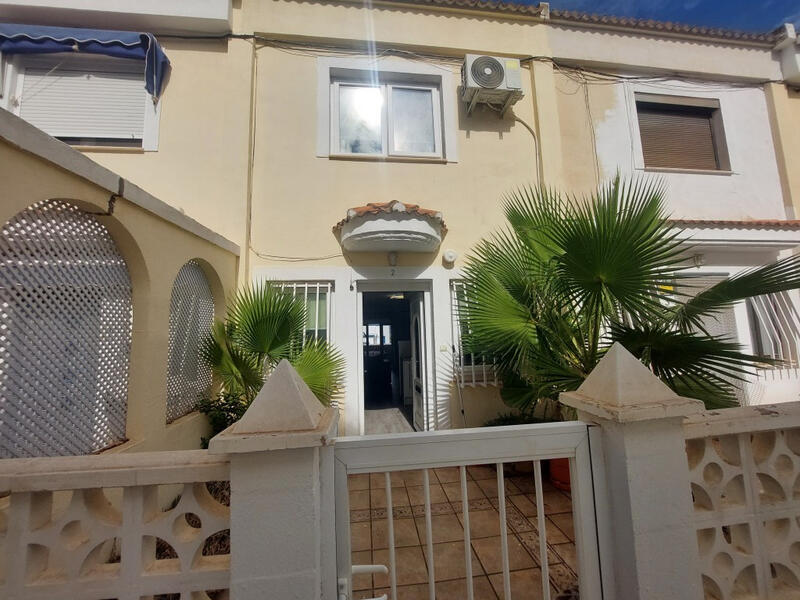 вилла продается в l'Alfàs del Pi, Alicante
