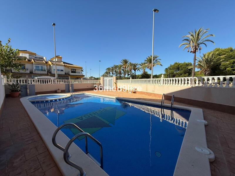 2 bedroom Townhouse for sale