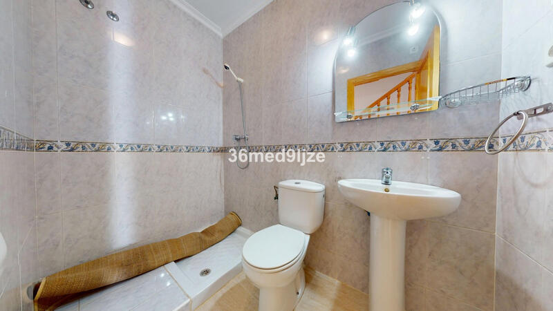 2 bedroom Townhouse for sale