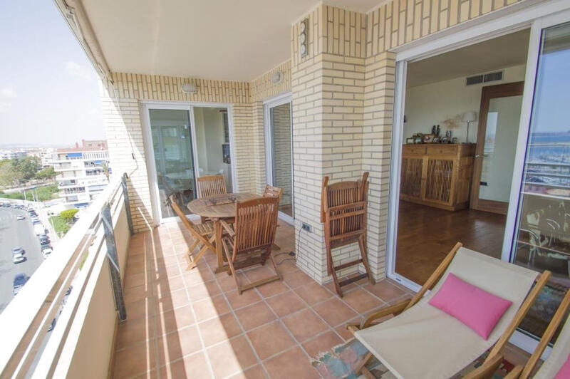 3 bedroom Apartment for sale