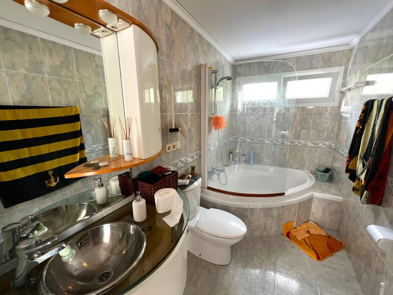 4 Schlafzimmer Villa zu verkaufen