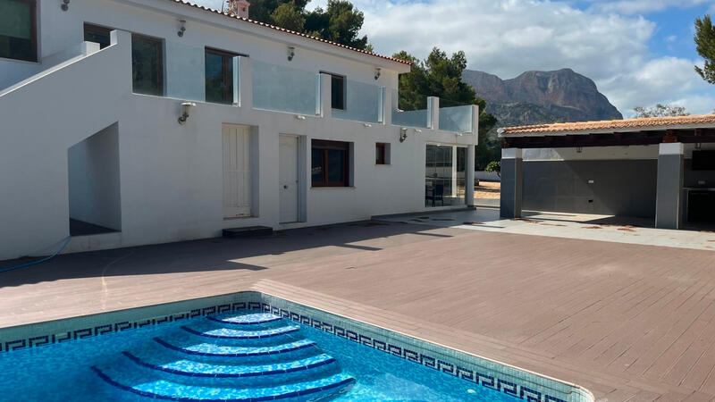 4 bedroom Villa for sale