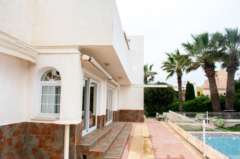 7 Cuarto Villa en venta