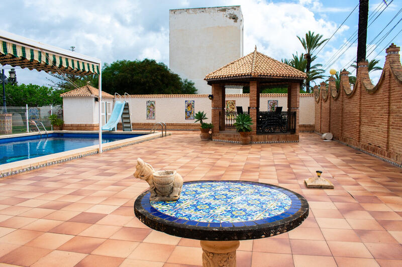 7 bedroom Villa for sale