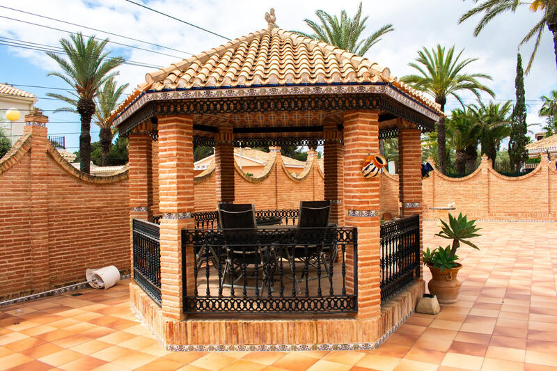 7 bedroom Villa for sale