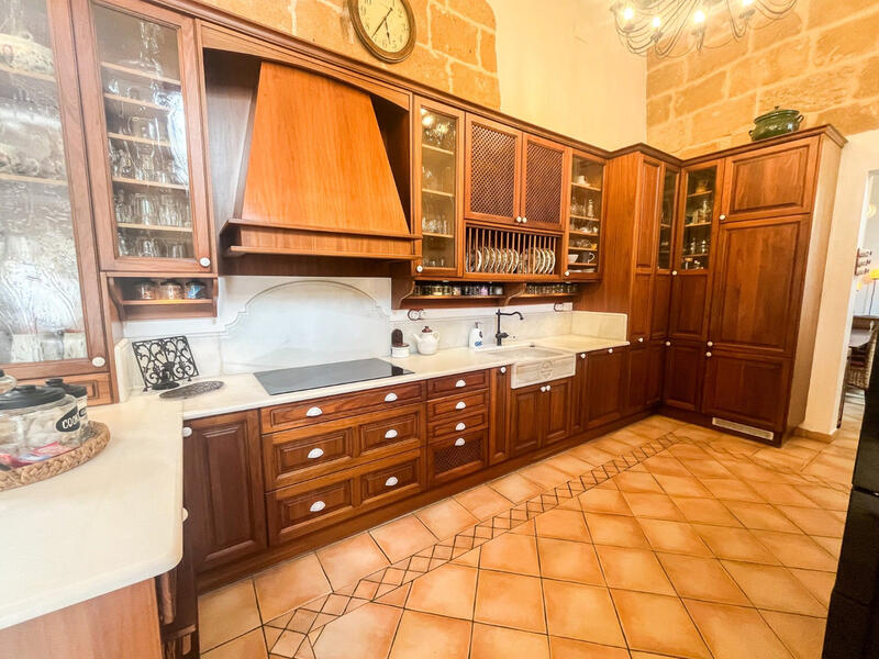7 спальная комната вилла продается